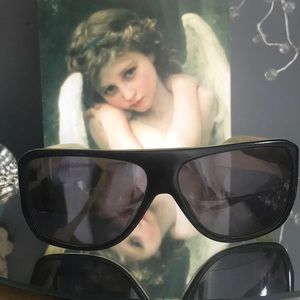 Filtrate Women's eyewear. Oversized.